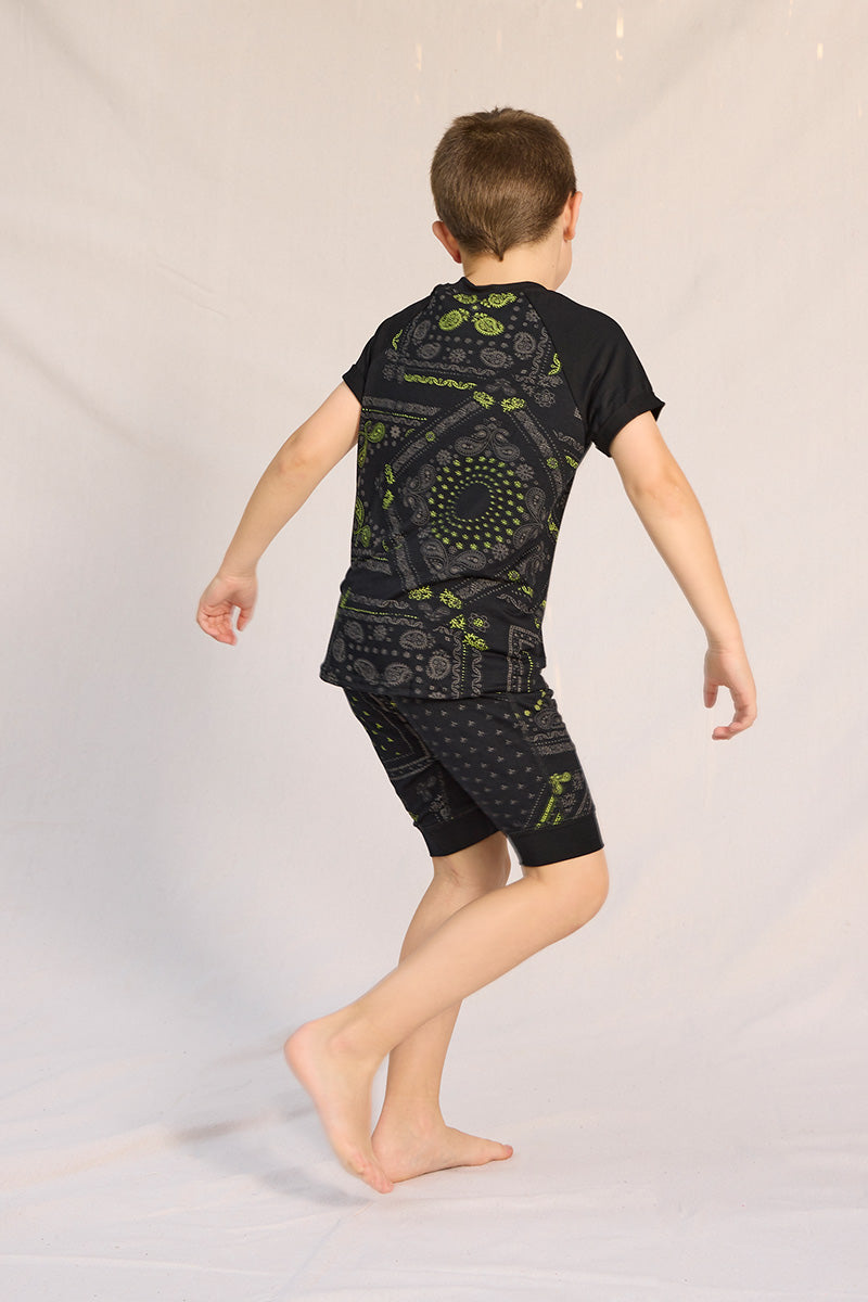 Lev is wearing size 5/6