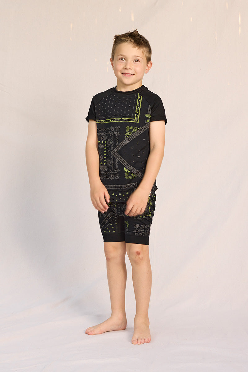 Lev is wearing size 5/6