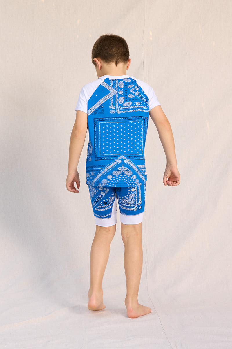 Lev is wearing a size 5/6