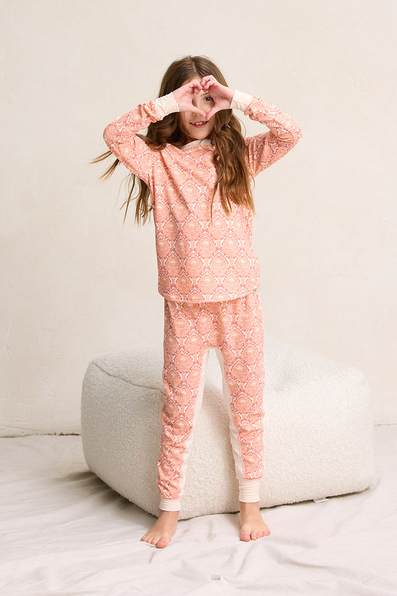 Micki is wearing a size 5/6