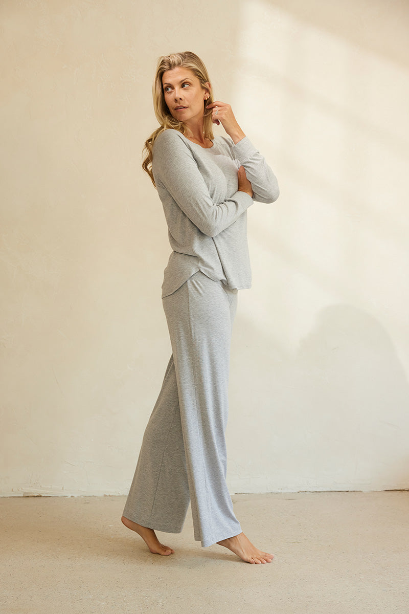 Amber is 5'9", typically wears a size 4/6 and is wearing a size medium