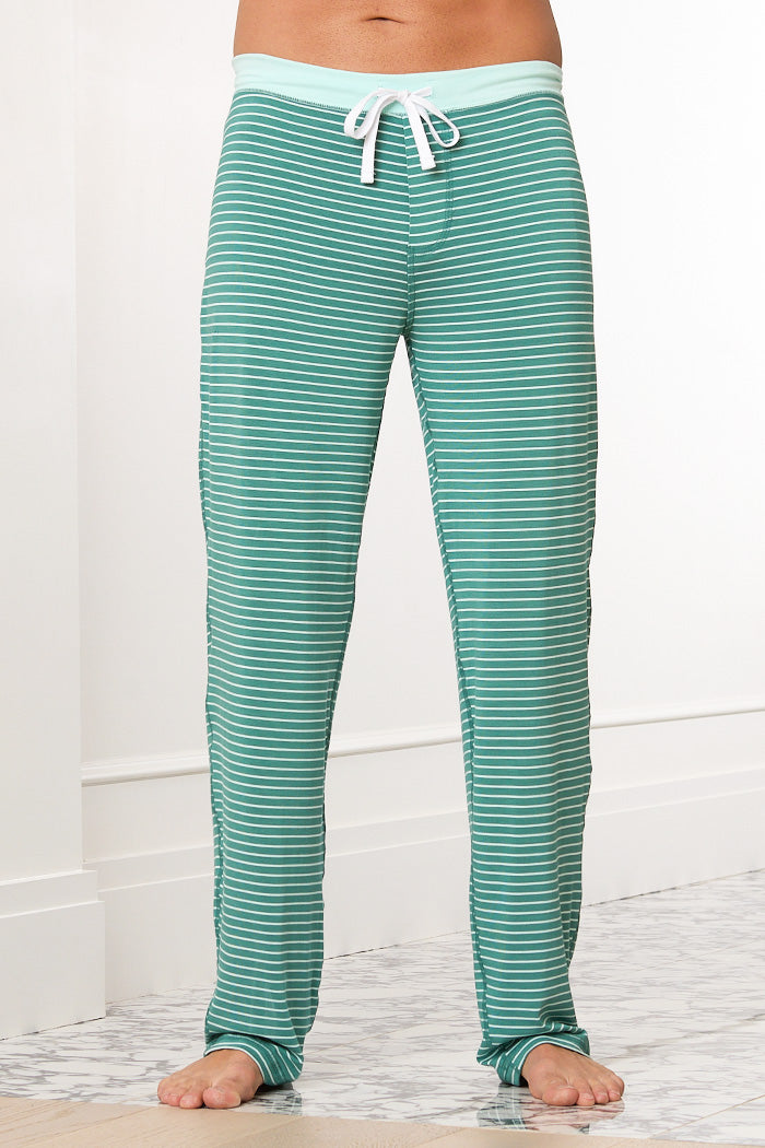 Adam is 6'1", typically wears a size 34 pant, has a 32" inseam and is wearing a size medium.