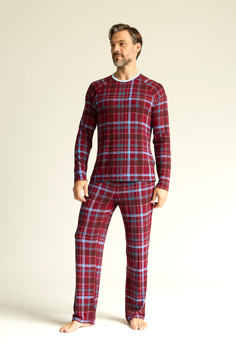Matthew is 6'1", typically wears a size 32 pant, has a 42" chest and is wearing a size medium