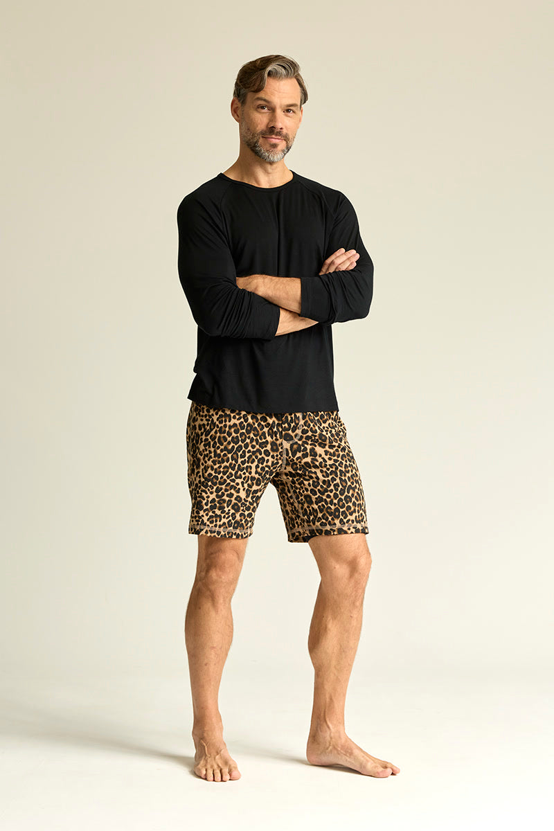 Matthew is 6'1", typically wears a size 32 pant, has a 42" chest and is wearing a size medium