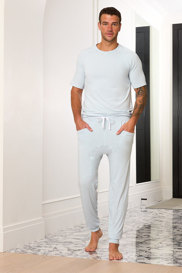 Adam is 6'1", typically wears a size 34 pant, has a 32" inseam and is wearing a size medium.