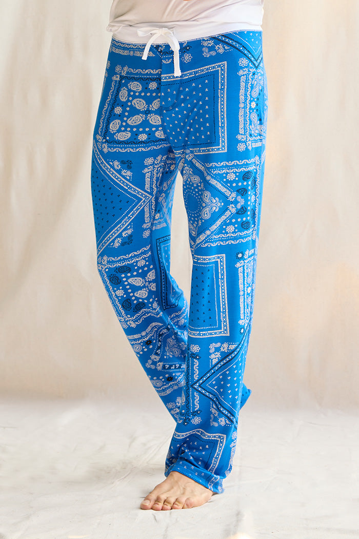 Adam is 6'1", typically wears a size 34 pant, has a 43" chest, a 32" inseam and is wearing a size medium