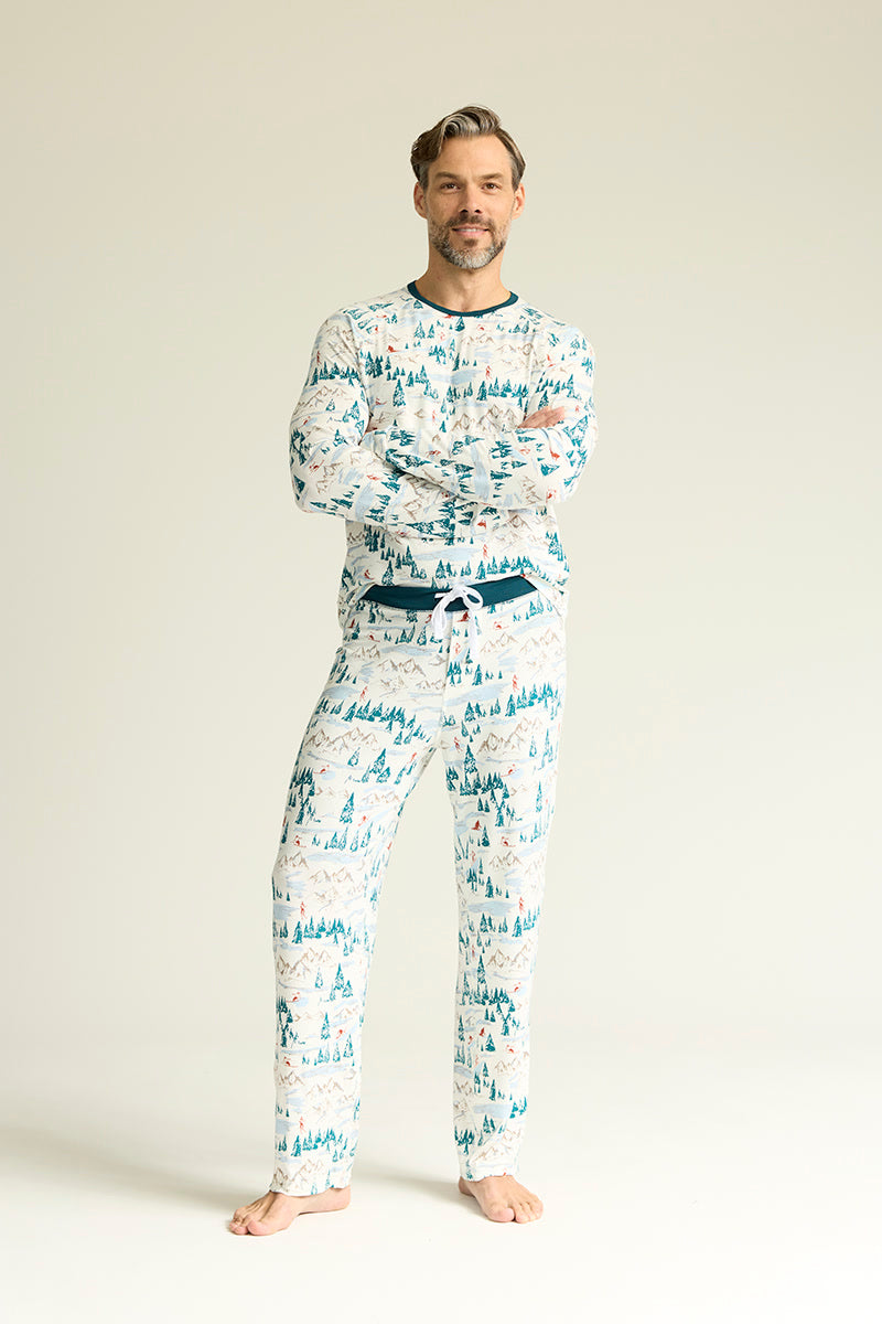 Matthew is 6'1", typically wears a size 32 pant, has a 42" chest and is wearing a size medium