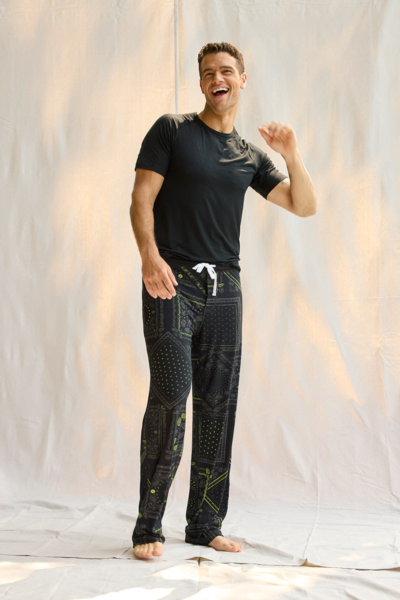 Adam is 6'1", typically wears a size 34 pant, has a 43" chest, a 32" inseam and is wearing a size medium