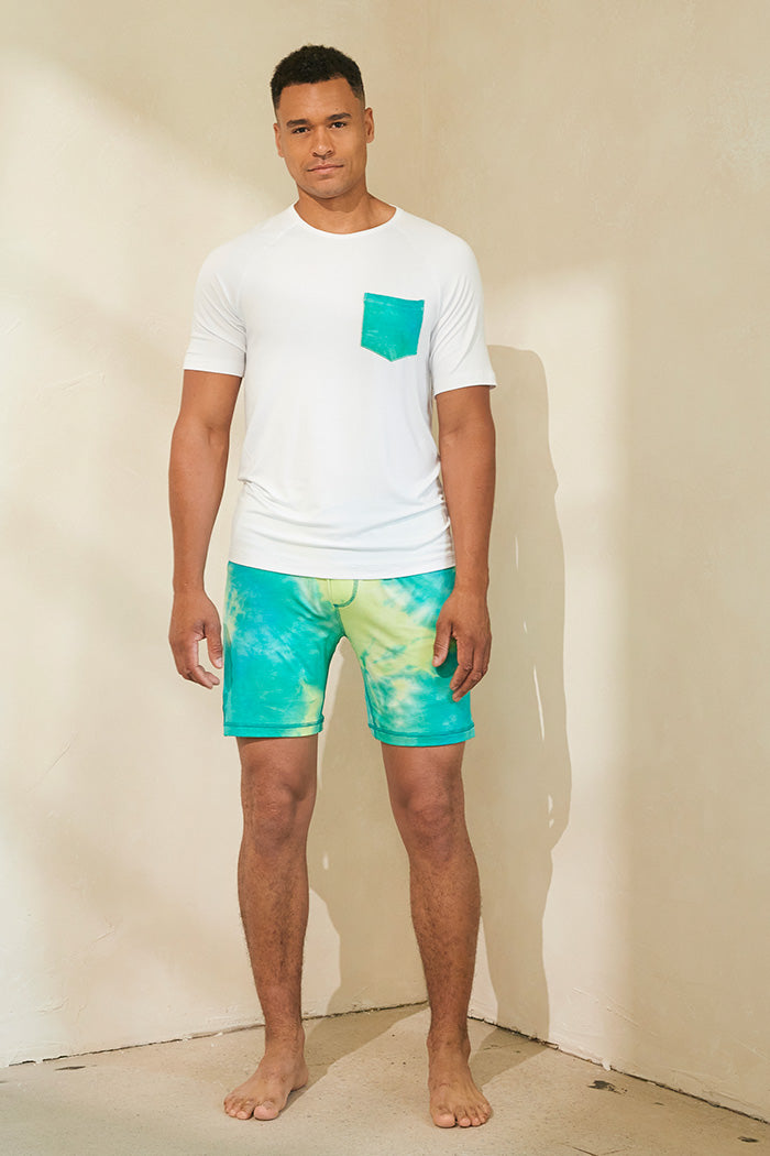 Stiver is 6'1", typically wears a size 33 pant, has a 40" chest, a 34" inseam and is wearing a size M