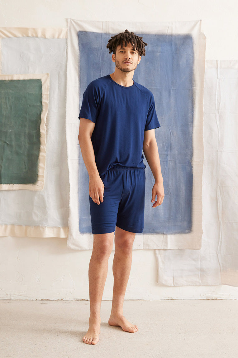 Trey is 6'2", typically wears a size 32 pant, has a 38" chest and is wearing a size medium