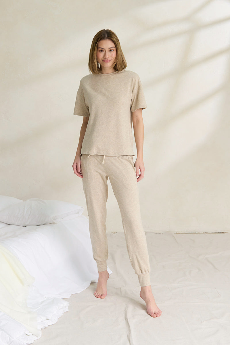 Una is 5'10", typically wears a size 2 and is wearing a size small