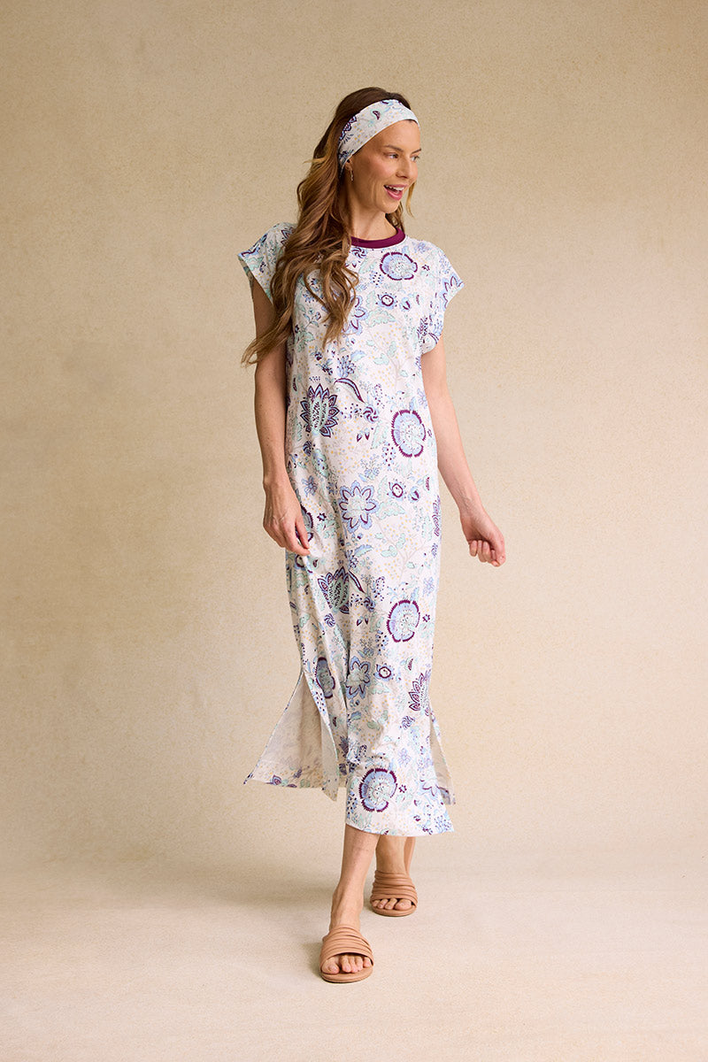 Carina is 5'8", typically wears a size 2 and is wearing a size small