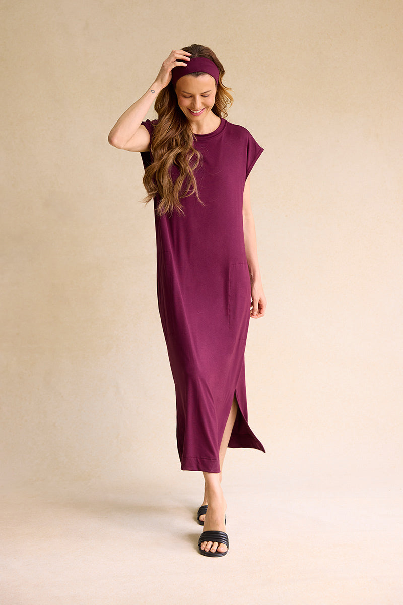 Carina is 5'8", typically wears a size 2 and is wearing a size small