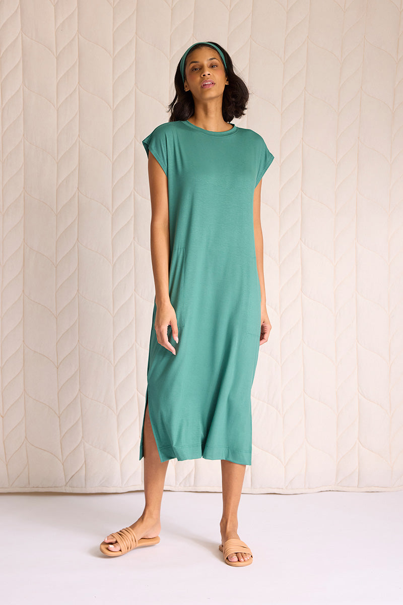 Tsanna is 5'10", typically wears a size 2 and is wearing a size small