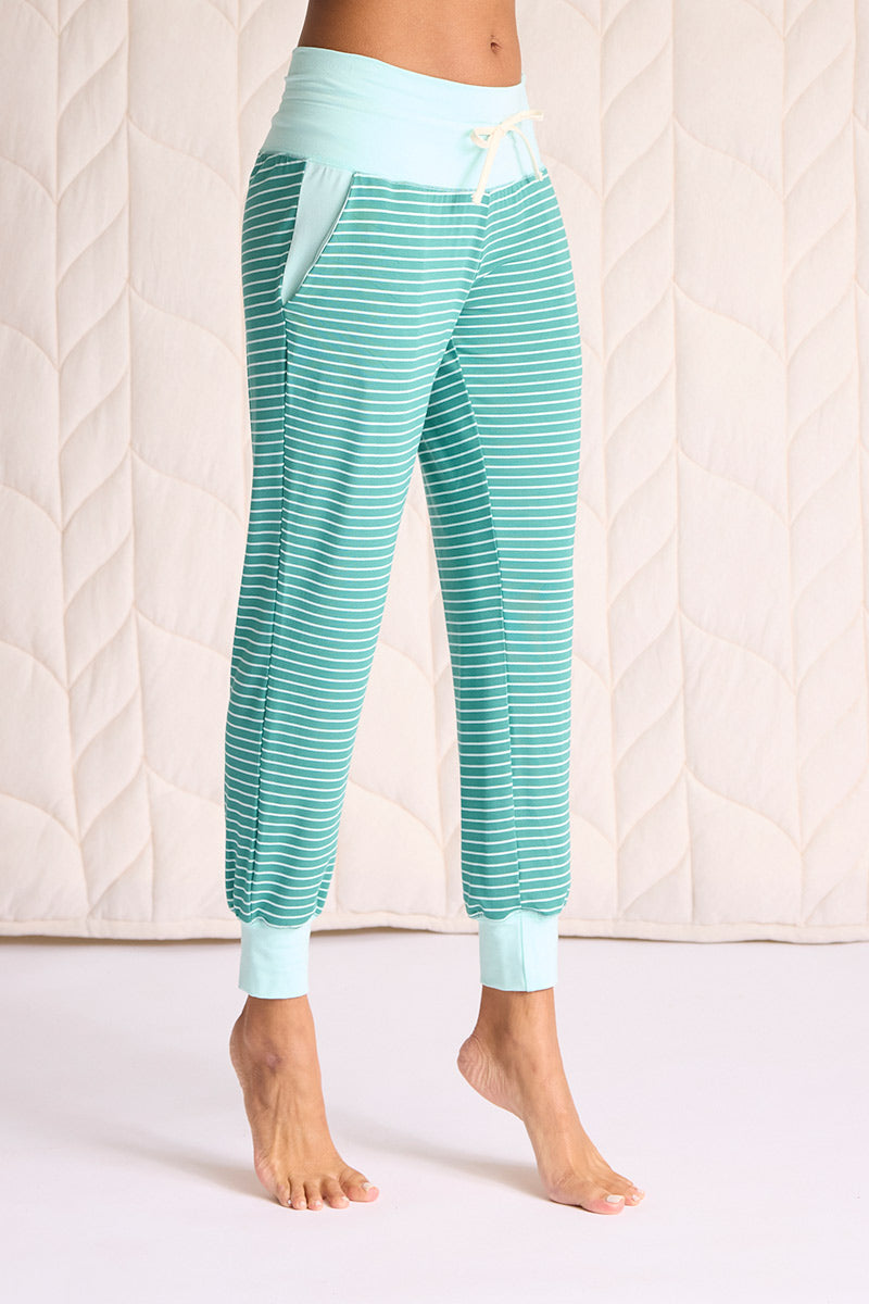 Tsanna is 5'10", typically wears a size 2 and is wearing a size small