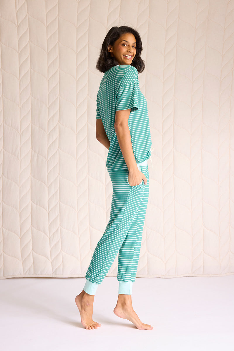 Tsanna is 5'10", typically wears a size 2 and is wearing a size small