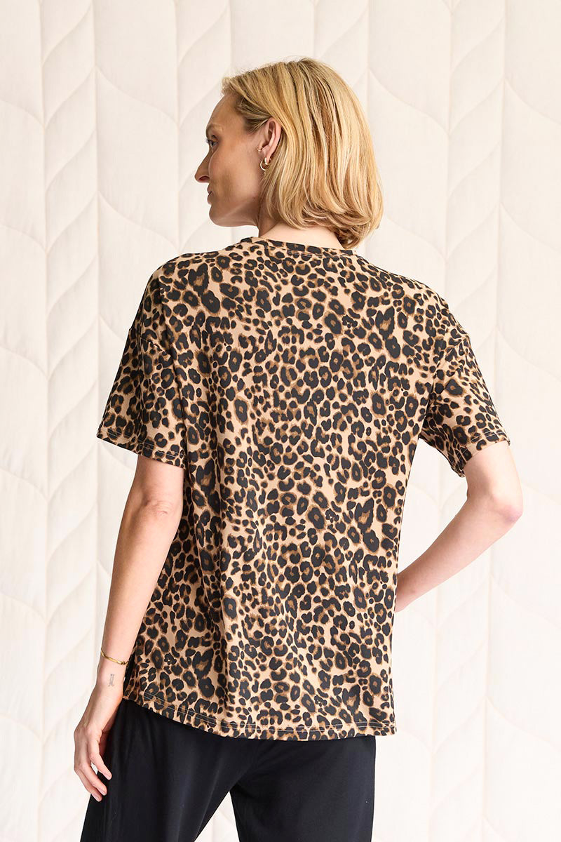 Elyse is 5'9", typically wears a size 2 and is wearing a size small