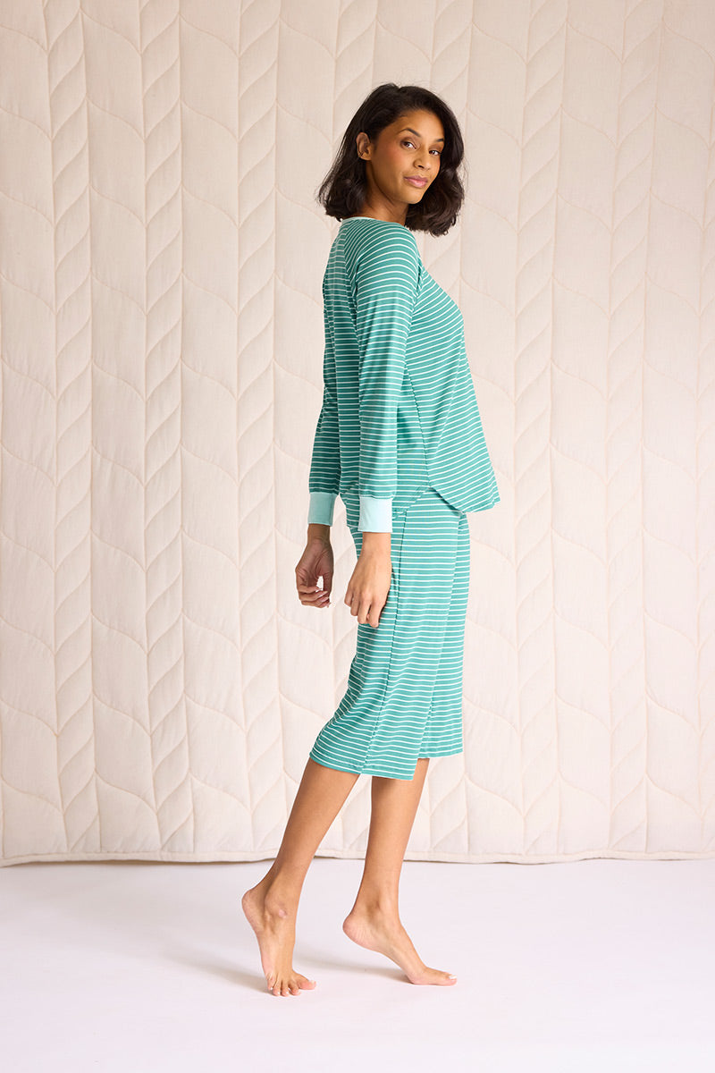 Tsanna is 5'10", typically wears a size 2 and is wearing a size small