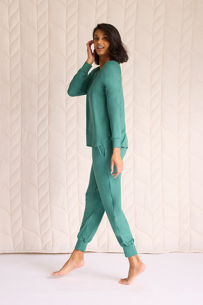 Tsanna is 5'10", typically wears a size 2 and is wearing a size small