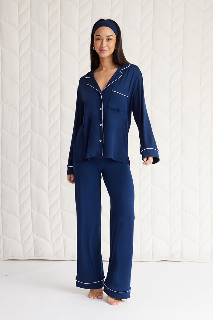 Kimberley is 5'8", typically wears a size 4 and is wearing a size small