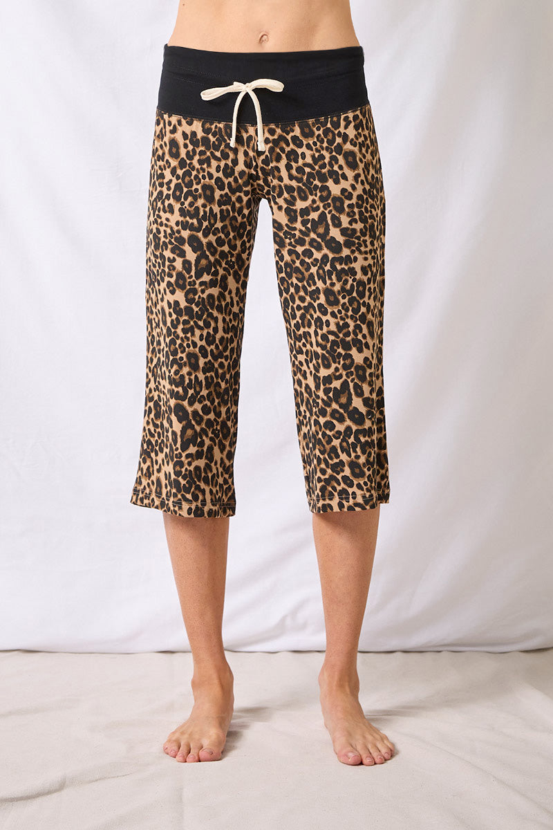 Elyse is 5'9", typically wears a size 2 and is wearing a size small