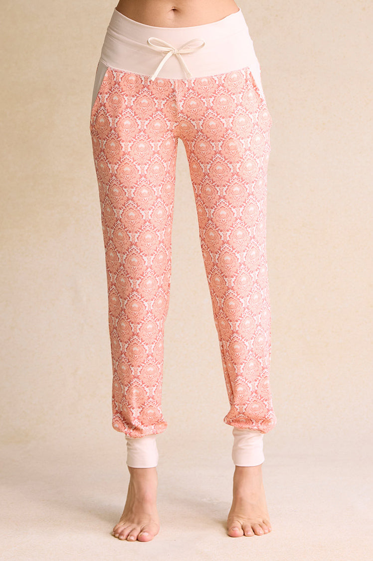 Kimberley is 5'8", typically wears a size 4 and is wearing a size small