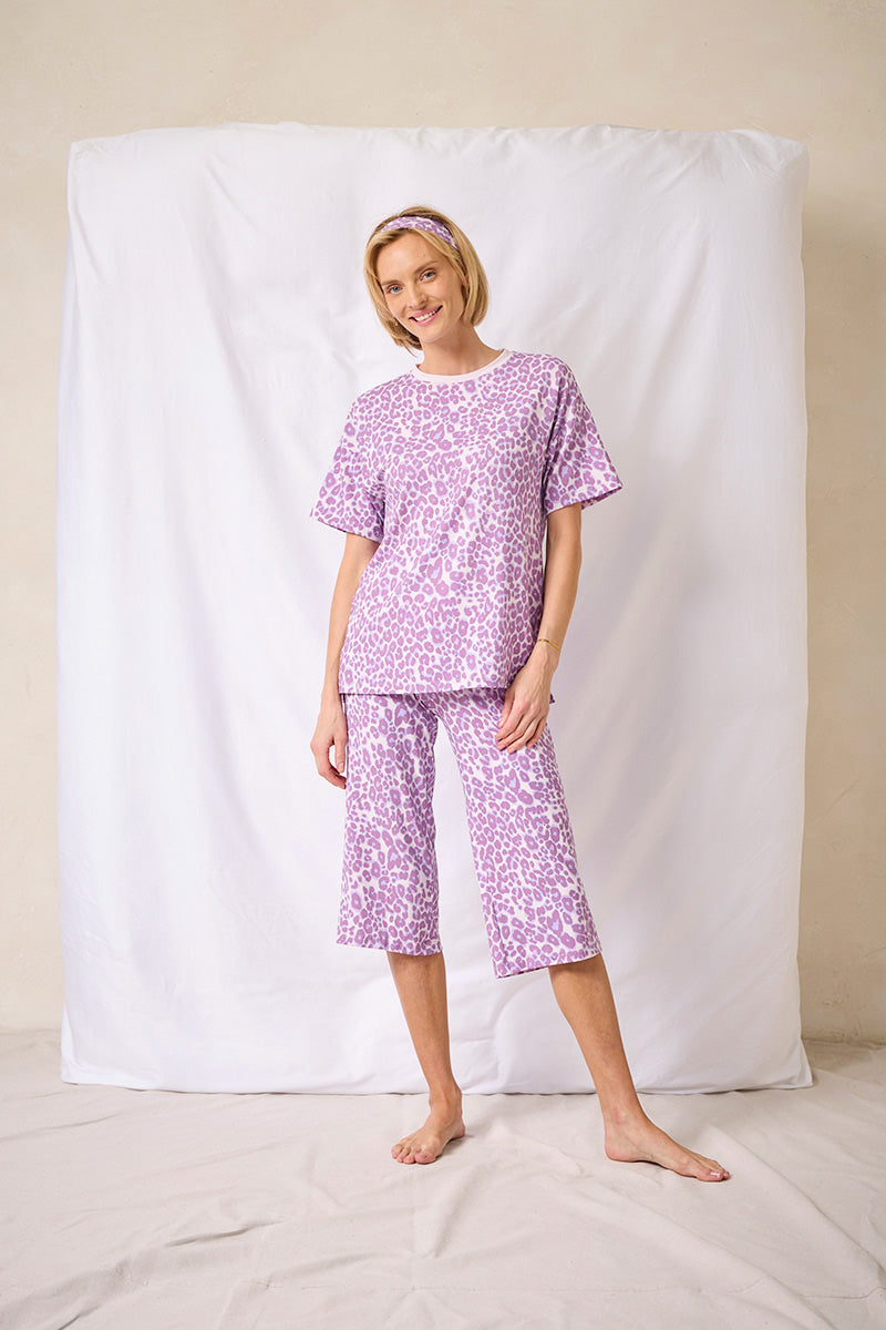 Elyse is 5'9", typically wears a size 2 and is wearing a size small