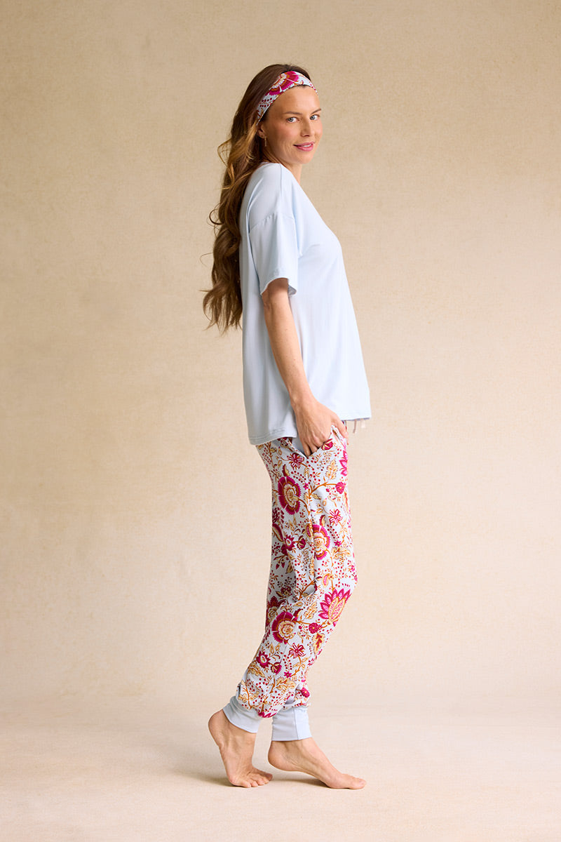 Carina is 5'8", typically wears a size 2 and is wearing a size small