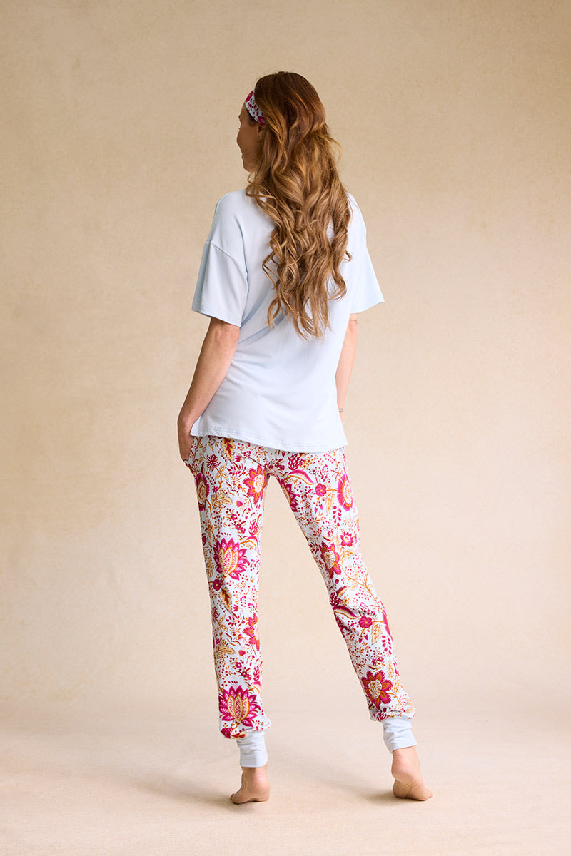 Carina is 5'8", typically wears a size 2 and is wearing a size small