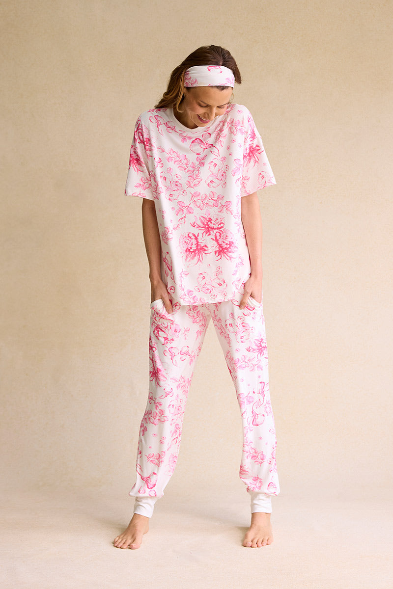 Carina is 5'8", typically wears a size 2 and is wearing a size small