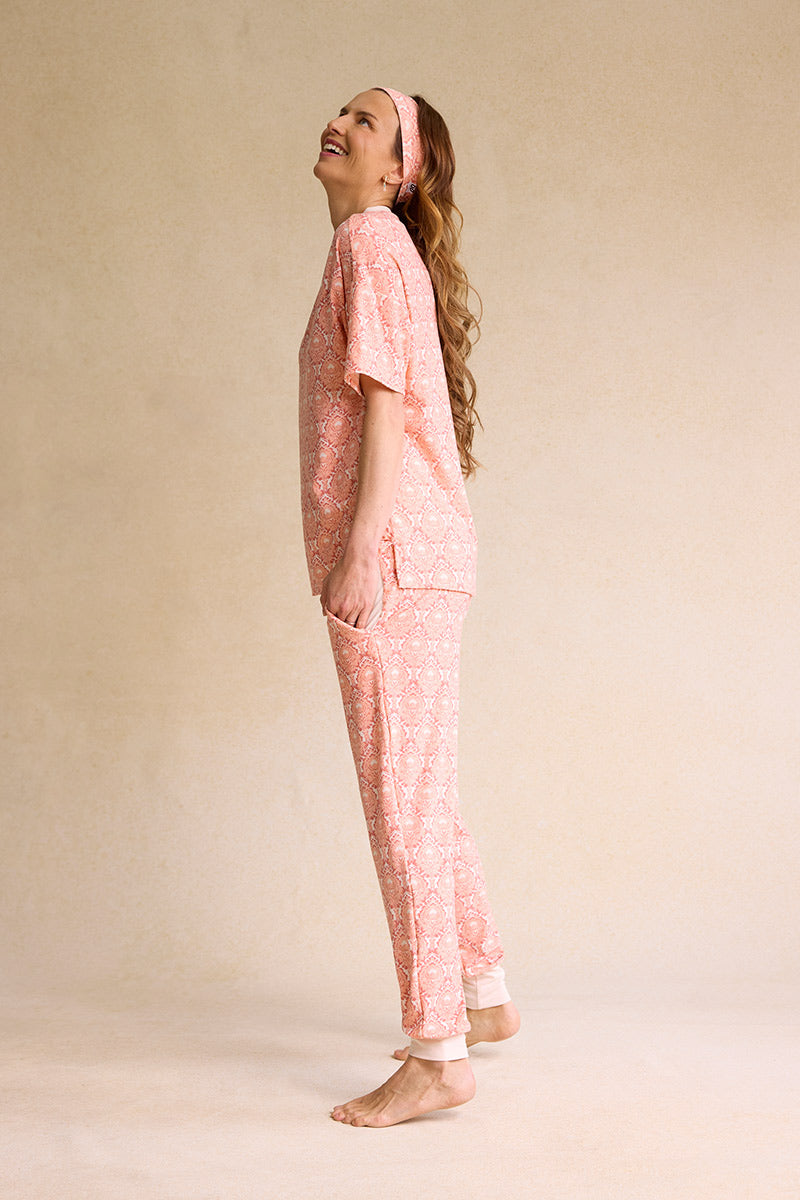 Carina is 5'8", typically wears a size 2 and is wearing a size small