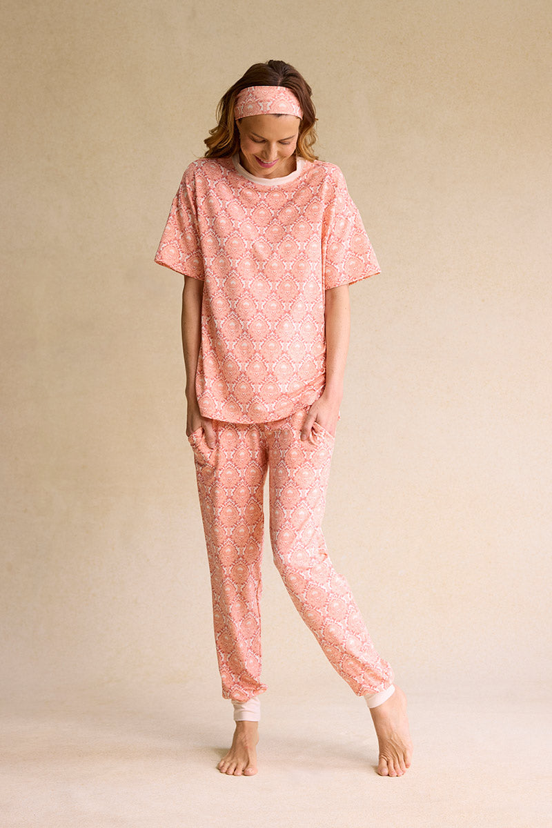 Carina is 5'8", typically wears a size 2 and is wearing a size small