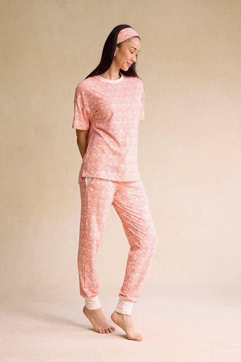 Kimberley is 5'8", typically wears a size 4 and is wearing a size small