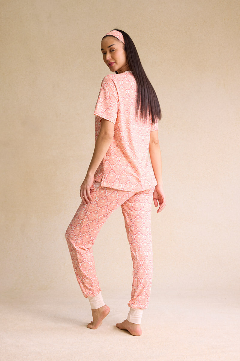 Kimberley is 5'8", typically wears a size 4 and is wearing a size small