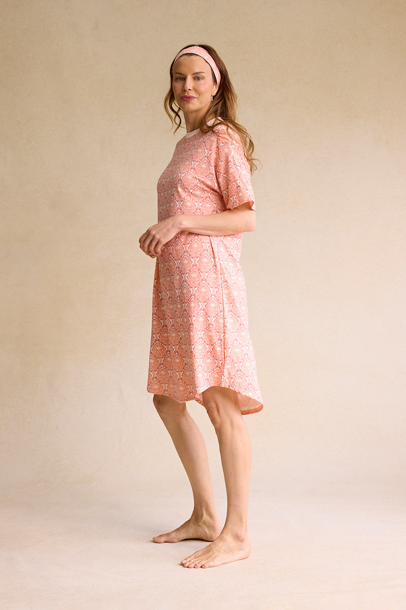Carina is 5'8", typically wears a size 2 and is wearing a size small