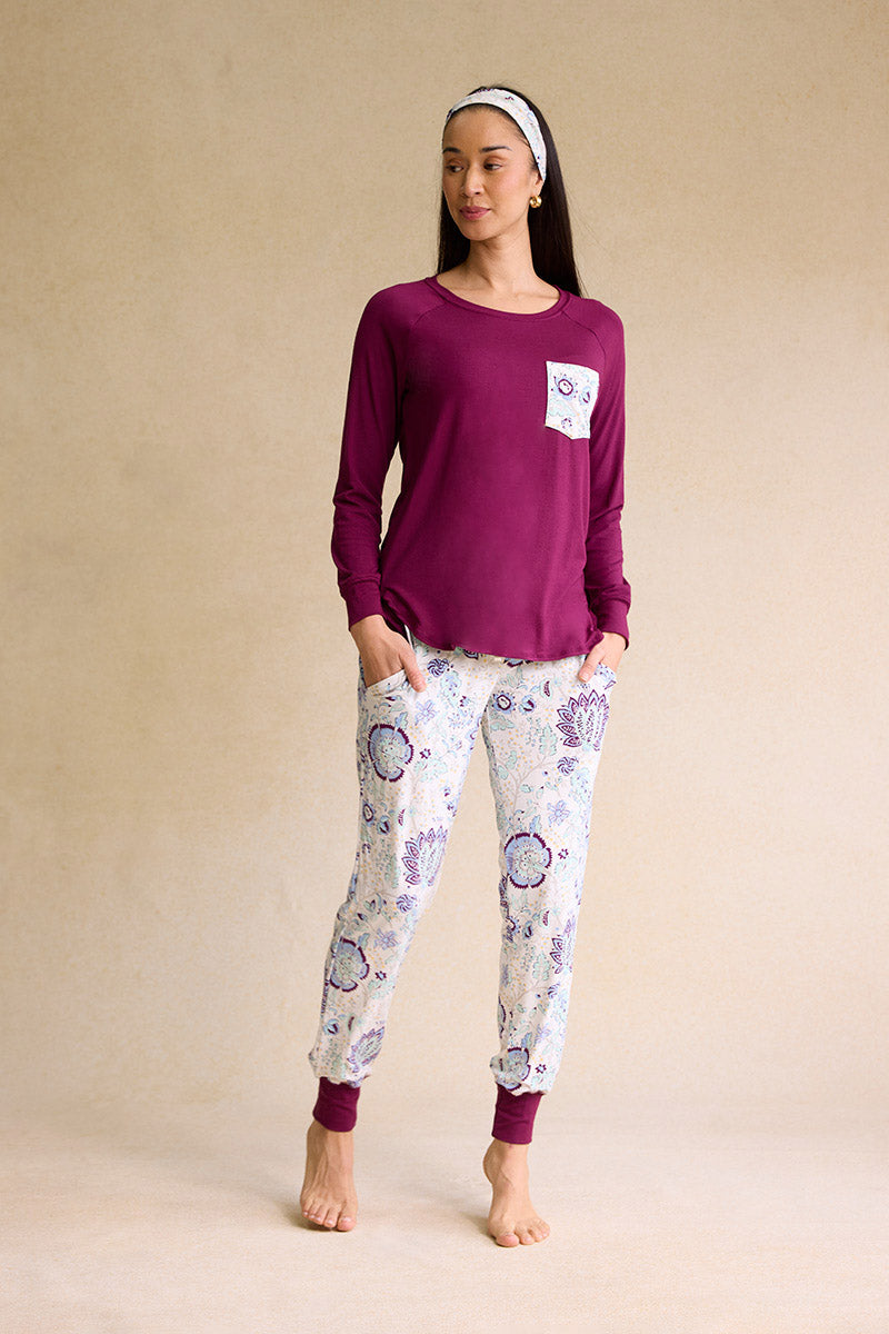 Kimberley is 5'8", typically wears a size 4 and is wearing a size small