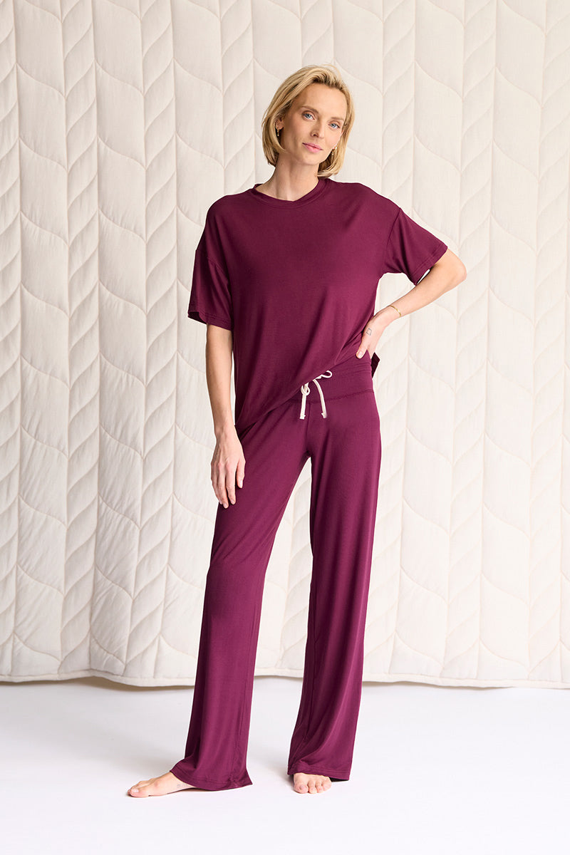 Elyse is 5'9", typically wears a size 2 and is wearing a size small