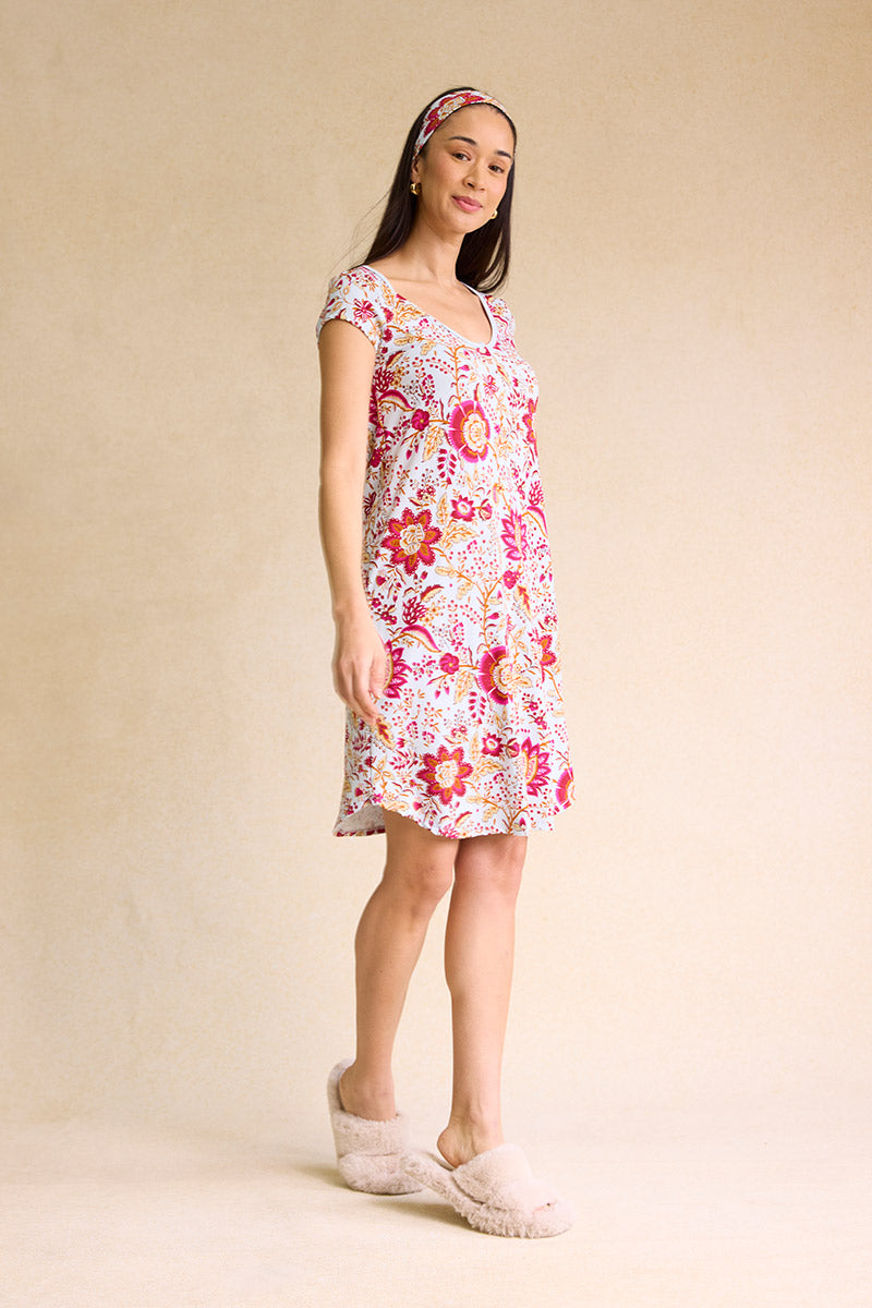 Kimberley is 5'8", typically wears a size 4 and is wearing a size small