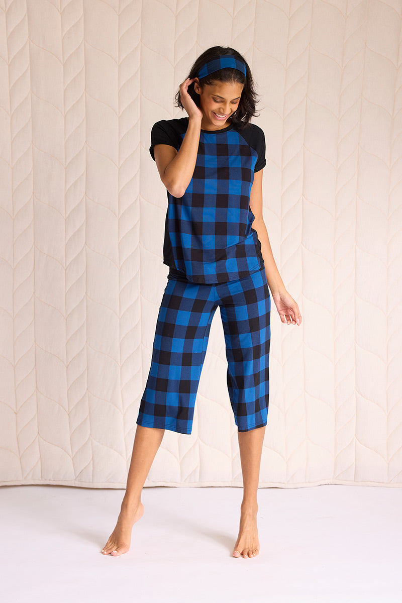 Tsanna is 5'10", typically wears a size 2 and is wearing a size small