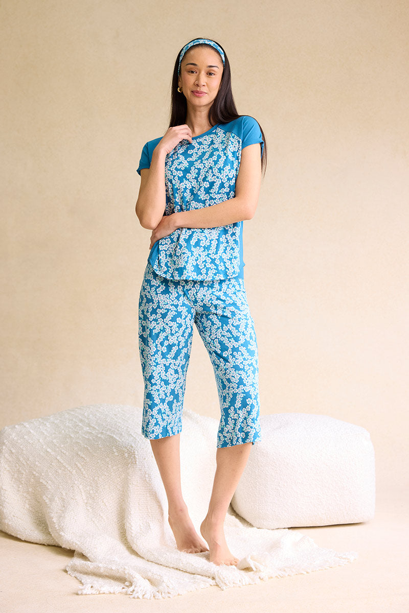 Kimberley is 5'8", typically wears a size 4 and is wearing a size small
