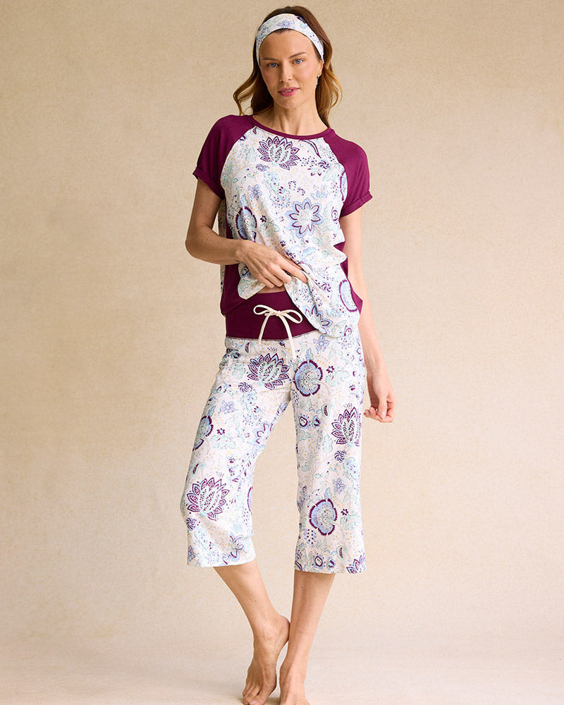 Carina is 5'8", typically wears a size 2 and is wearing a size small