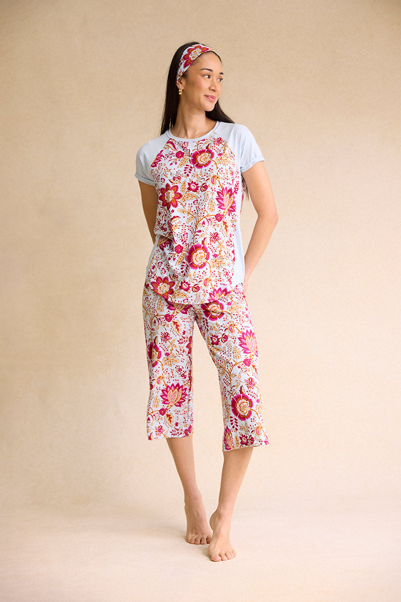 Kimberley is 5'8", typically wears a size 4 and is wearing a size small