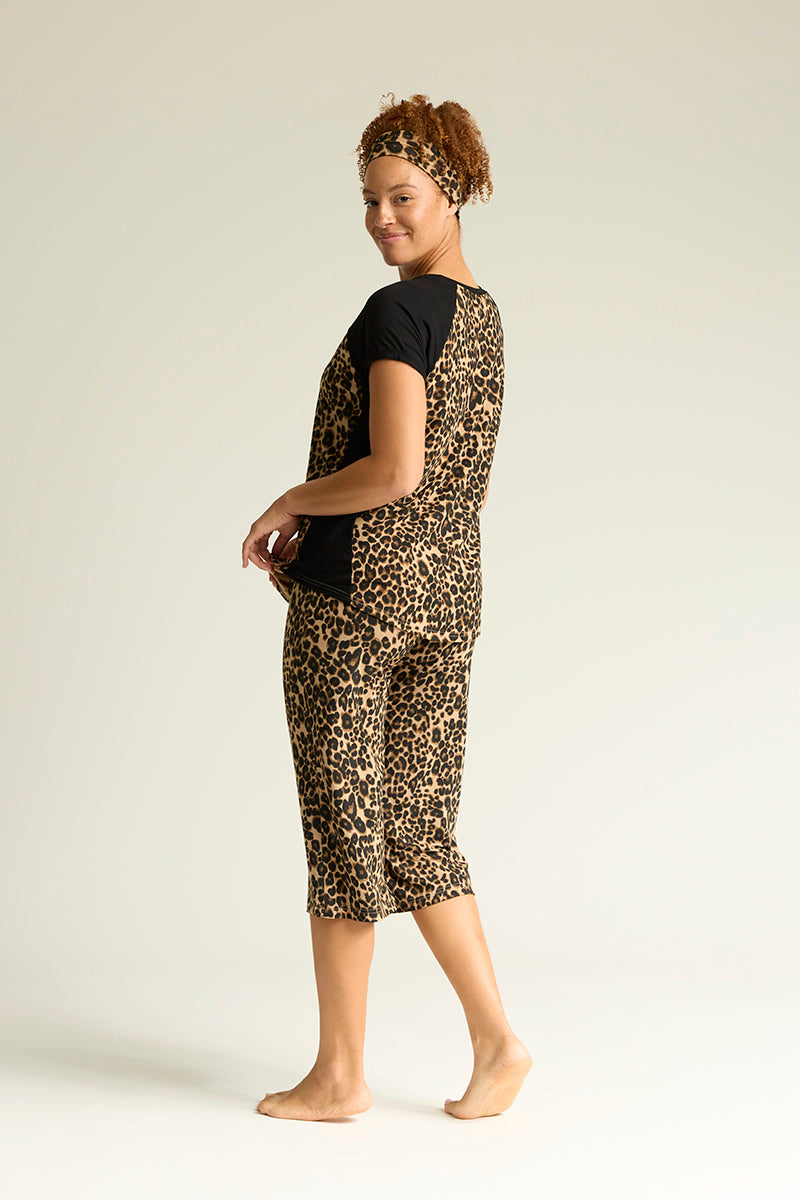 Adecia is 5'9", typically wears a size 6/8 and is wearing a size medium
