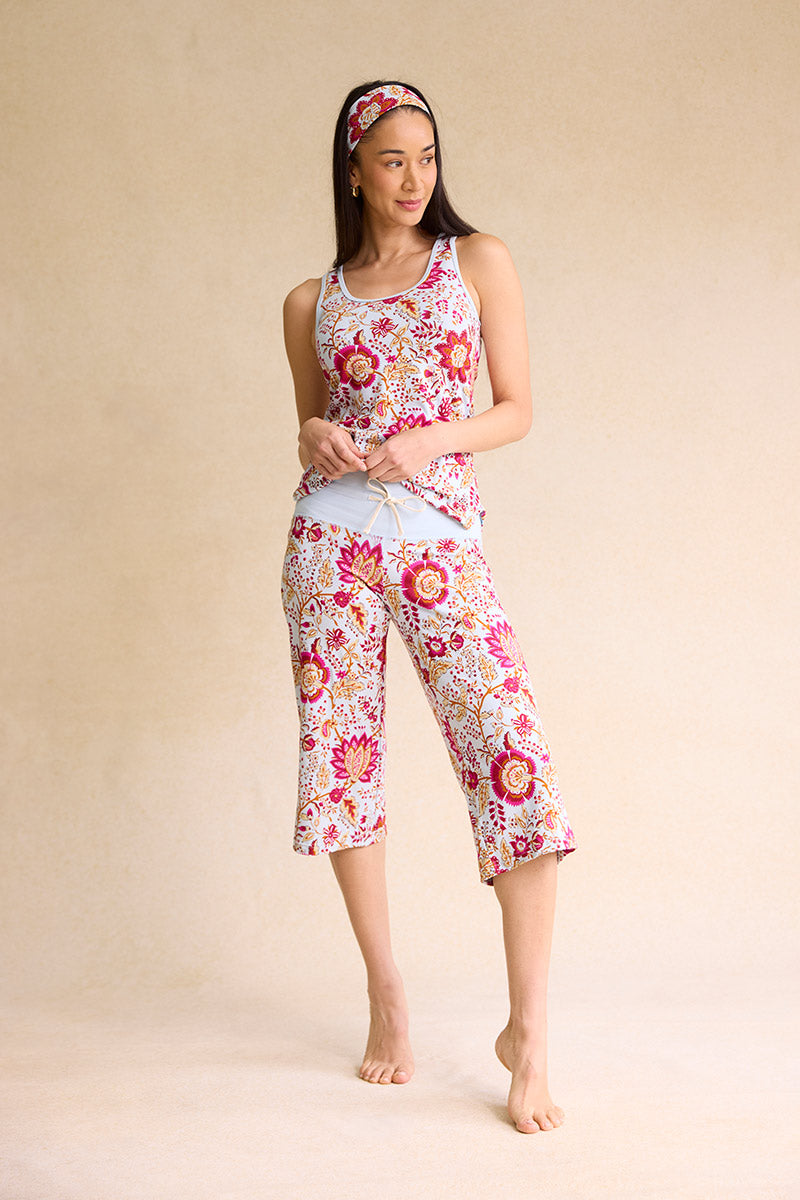 Kimberley is 5'8", typically wears a size 4 and is wearing a size small