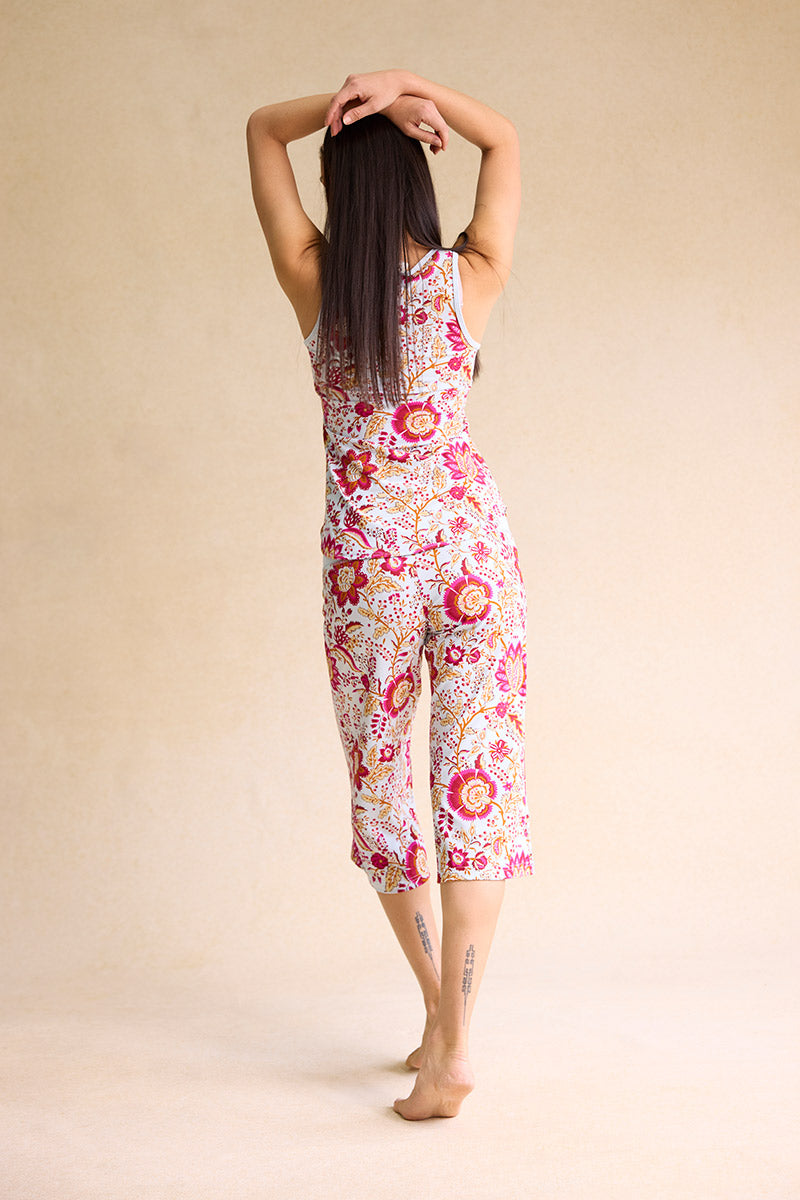 Kimberley is 5'8", typically wears a size 4 and is wearing a size small