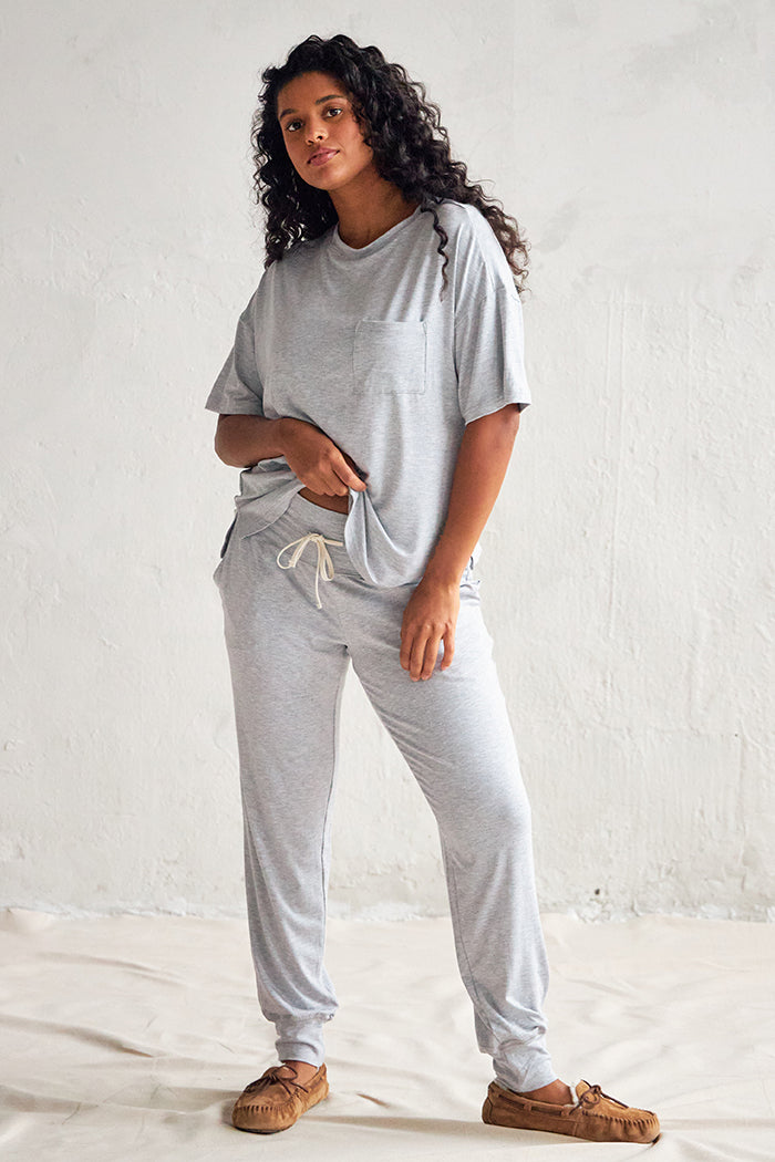 Aishah is 5'7", typically wears a size 6 and is wearing a size medium