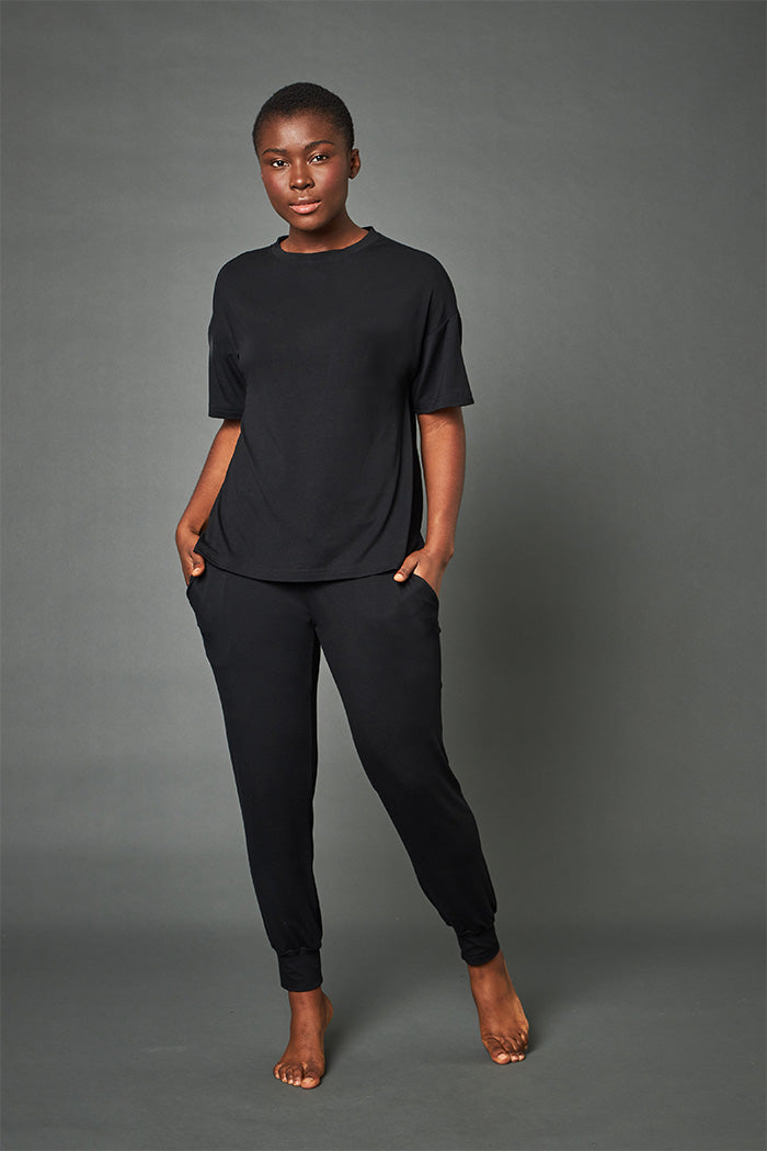 Elsie is 5'9", typically wears a size 6/8 and is wearing a size medium