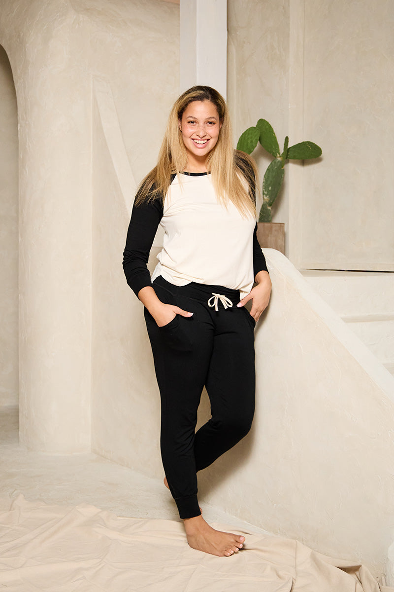 Destiny is 5'9", typically wears a size 8/10 and is wearing a size medium