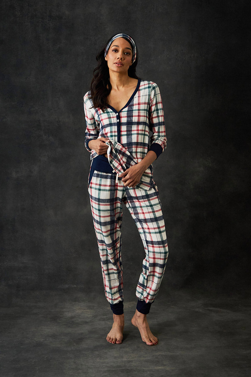 Pardeep is 5'8", typically wears a size 0 and is wearing a size XS