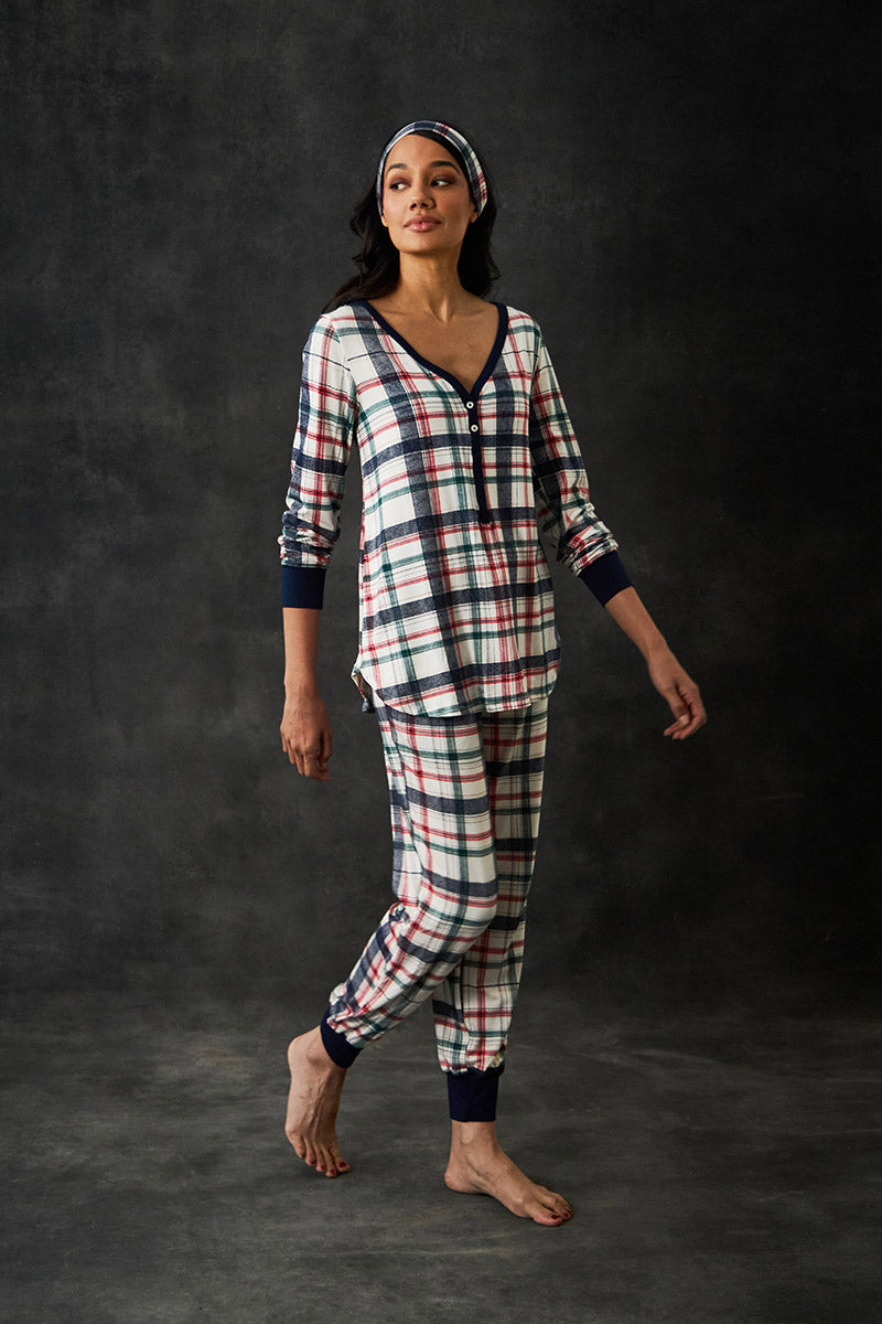 Pardeep is 5'8", typically wears a size 0 and is wearing a size XS